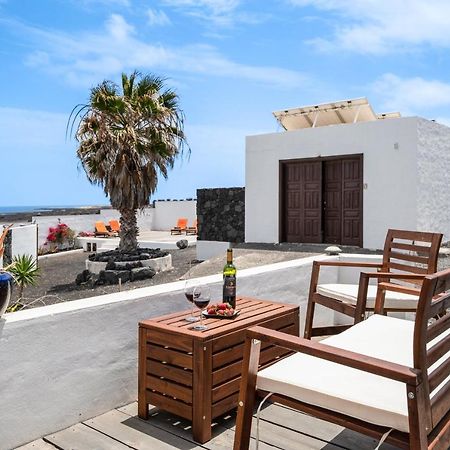 Playa Marina Eco Bungalow Arrieta Arrieta  Extérieur photo